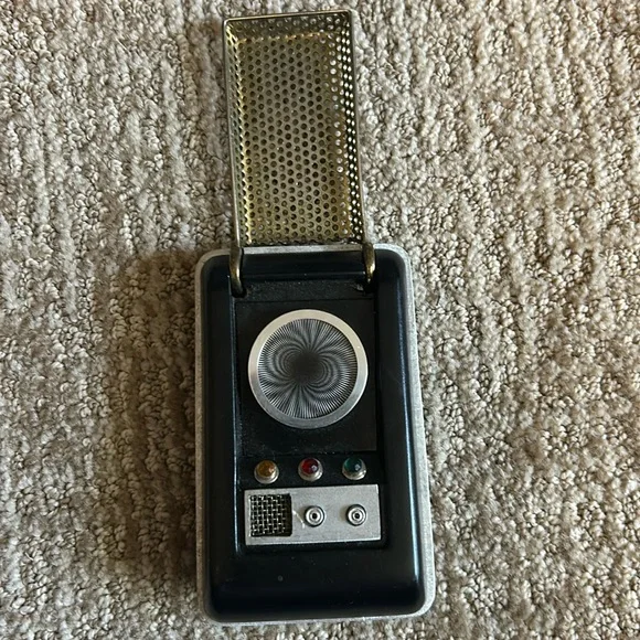 Star Trek communicator- prop? - Picture 1 of 6